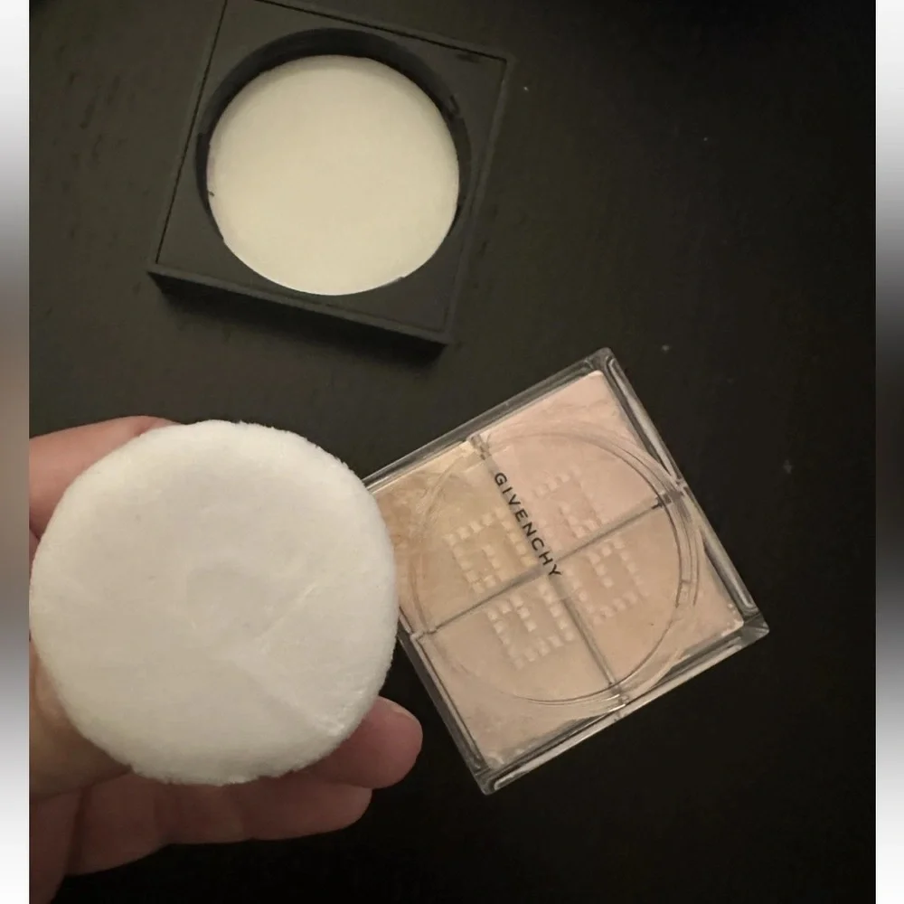 Givenchy Prisme Libre Illuminating & Color Correcting Loose Powder 03 Voile Rose